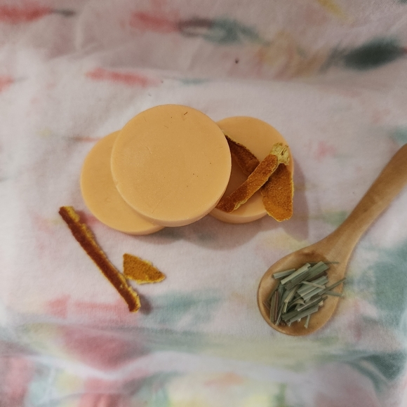 Handmade mini lotion bars - Picture 6 of 9